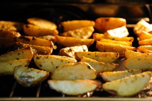 Картофель запеченный в духовке